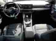 2024 Dodge Hornet R/T Plus z VIN ZACPDFDW8R3A20578, wystawiony jako Copart lot #53454865 z przebiegiem 13 345 mil mil oraz Szkoda całkowita • Salvage title. Historia ofert i sprzedaży dostępna na DreamBid. Obrazek 8.