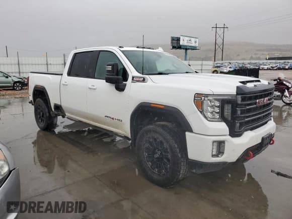 ✅ 2020 GMC Sierra 3500HD AT4 • VIN: 1GT49VEY1LF174132 • Lot: 82542585. Listed on Copart with 120,363 mi. Free auction sales archive from the USA and detailed vehicle history report at DreamBid. Image 4.