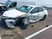 2022 Toyota Camry SE z VIN 4T1G11AK0NU054329, wystawiony jako IAAI lot #42342363 z przebiegiem 105 909 mil mil oraz . Historia ofert i sprzedaży dostępna na DreamBid. Obrazek 17.