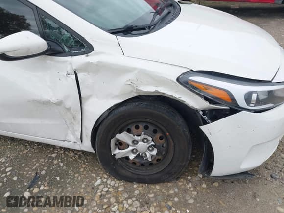 ✅ 2018 Kia Forte LX • VIN: 3KPFK4A77JE168119 • Lot: 43471262. Listed on IAAI with 77,079 mi. Free auction sales archive from the USA and detailed vehicle history report at DreamBid. Image 6.