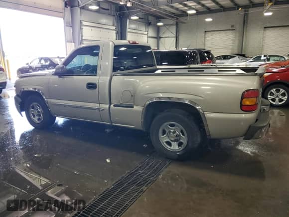 2004 Chevrolet Silverado 1500 LS with VIN 1GCEC14V04Z155903, listed as a Copart auction lot 85713755 with 160,520 mi miles and Salvage title. Bid and sale history available at DreamBid. Image 2.