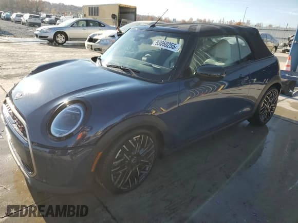 ✅ 2025 MINI Convertible Cooper S • VIN: WMW23GX02S2W95309 • Лот: 93060255. Опубликован ранее на Copart с пробегом 1 746 миль. Бесплатный доступ к архиву аукционных продаж из США и подробный отчёт об истории автомобиля на DreamBid. Изображение 1.