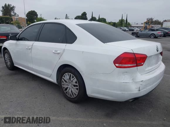 ✅ 2015 Volkswagen Passat Limited Edition • VIN: 1VWAT7A35FC091686 • Lot: 42386310. Wystawiony na IAAI z przebiegiem 115 917 mil. Bezpłatny archiwum sprzedaży aukcyjnych z USA i szczegółowy raport historii pojazdu na DreamBid. Zdjęcie 3.