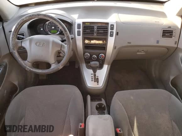 2008 Hyundai Tucson SE z VIN KM8JN12D58U799513, wystawiony jako Copart lot #79241864 z przebiegiem 172 077 mil mil oraz Szkoda całkowita • Salvage title. Historia ofert i sprzedaży dostępna na DreamBid. Obrazek 8.