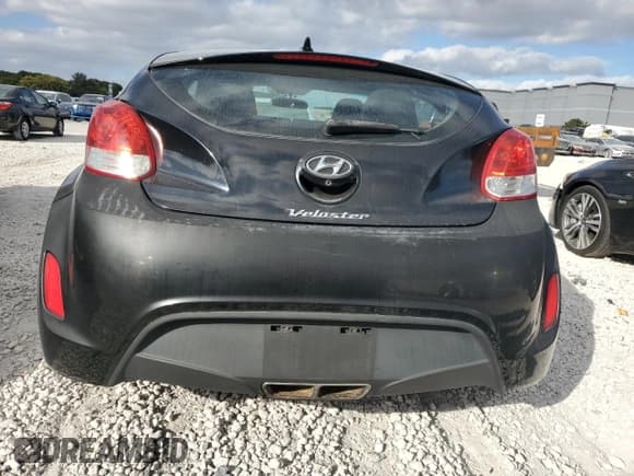 ✅ 2015 Hyundai Veloster • VIN: KMHTC6AD7FU244086 • Lot: 88056285. Wystawiony na Copart z przebiegiem 69 193 mil. Bezpłatny archiwum sprzedaży aukcyjnych z USA i szczegółowy raport historii pojazdu na DreamBid. Zdjęcie 6.