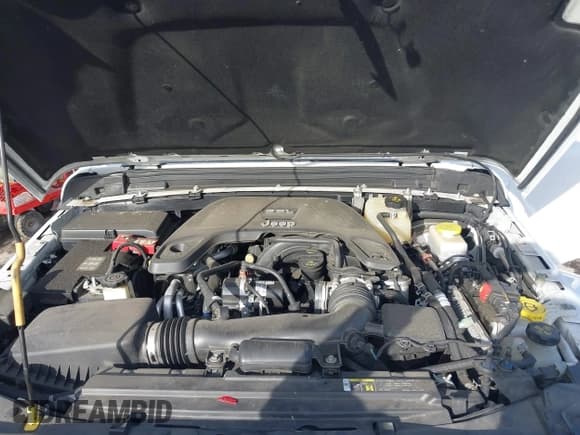 ✅ 2020 Jeep Wrangler Unlimited Sahara Altitude • VIN: 1C4HJXEG7LW196700 • Lot: 40932539. Wystawiony na IAAI z przebiegiem 110 891 mil. Bezpłatny archiwum sprzedaży aukcyjnych z USA i szczegółowy raport historii pojazdu na DreamBid. Zdjęcie 10.