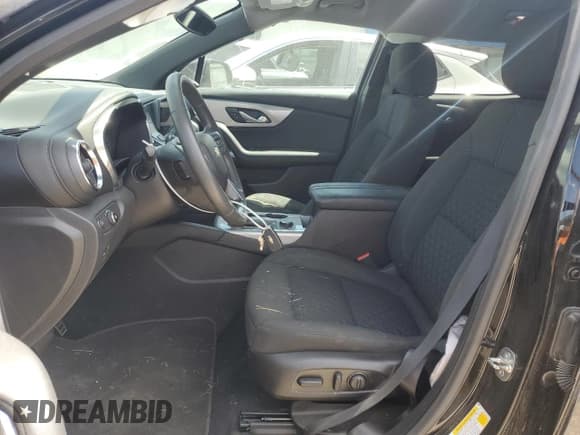 ✅ 2021 Chevrolet Blazer LT • VIN: 3GNKBCRS2MS551416 • Lot: 63288125. Wystawiony na Copart z przebiegiem 28 378 mil. Bezpłatny archiwum sprzedaży aukcyjnych z USA i szczegółowy raport historii pojazdu na DreamBid. Zdjęcie 7.