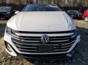 ✅ 2023 Volkswagen Arteon SEL R-Line • VIN: WVWAR7AN6PE016830 • Lot: 80875224. Wystawiony na Copart z przebiegiem 6 639 mil. Bezpłatny archiwum sprzedaży aukcyjnych z USA i szczegółowy raport historii pojazdu na DreamBid. Zdjęcie 5.