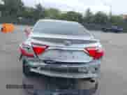 2016 Toyota Camry SE z VIN 4T1BF1FK3GU128947, wystawiony jako IAAI lot #43441717 z przebiegiem 135 744 mil mil oraz . Historia ofert i sprzedaży dostępna na DreamBid. Obrazek 6.