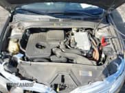 ✅ 2015 Lincoln MKZ Hybrid • VIN: 3LN6L2LU8FR619154 • Lot: 43663221. Wystawiony na IAAI z przebiegiem 291 930 mil. Bezpłatny archiwum sprzedaży aukcyjnych z USA i szczegółowy raport historii pojazdu na DreamBid. Zdjęcie 10.