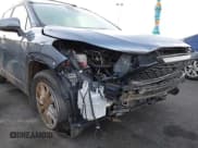 ✅ 2022 Toyota Corolla Cross LE • VIN: 7MUBAABG6NV025307 • Lot: 43472550. Wystawiony na IAAI z przebiegiem 25 870 mil. Bezpłatny archiwum sprzedaży aukcyjnych z USA i szczegółowy raport historii pojazdu na DreamBid. Zdjęcie 6.