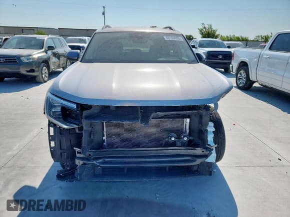 ✅ 2024 Volkswagen Atlas SE • VIN: 1V2DR2CA0RC620557 • Lot: 68150695. Wystawiony na Copart z przebiegiem 19 920 mil. Bezpłatny archiwum sprzedaży aukcyjnych z USA i szczegółowy raport historii pojazdu na DreamBid. Zdjęcie 5.