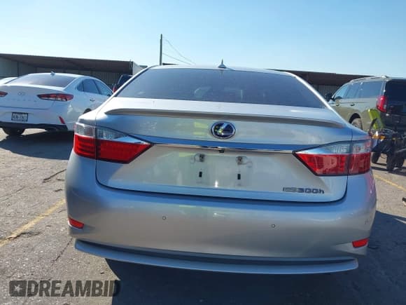 ✅ 2014 Lexus ES 300h • VIN: JTHBW1GG0E2039617 • Lot: 43604173. Wystawiony na IAAI z przebiegiem 173 759 mil. Bezpłatny archiwum sprzedaży aukcyjnych z USA i szczegółowy raport historii pojazdu na DreamBid. Zdjęcie 16.