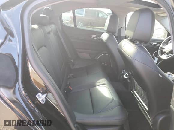 ✅ 2020 Alfa Romeo Giulia Ti Sport • VIN: ZARFANBN7L7625834 • Лот: 84615745. Опубликован ранее на Copart с пробегом 48 732 миль. Бесплатный доступ к архиву аукционных продаж из США и подробный отчёт об истории автомобиля на DreamBid. Изображение 10.