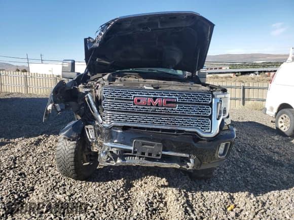 ✅ 2021 GMC Sierra 3500HD Denali • VIN: 1GT49WEY3MF296109 • Lot: 67886764. Wystawiony na Copart z przebiegiem Nie podano. Bezpłatny archiwum sprzedaży aukcyjnych z USA i szczegółowy raport historii pojazdu na DreamBid. Zdjęcie 5.