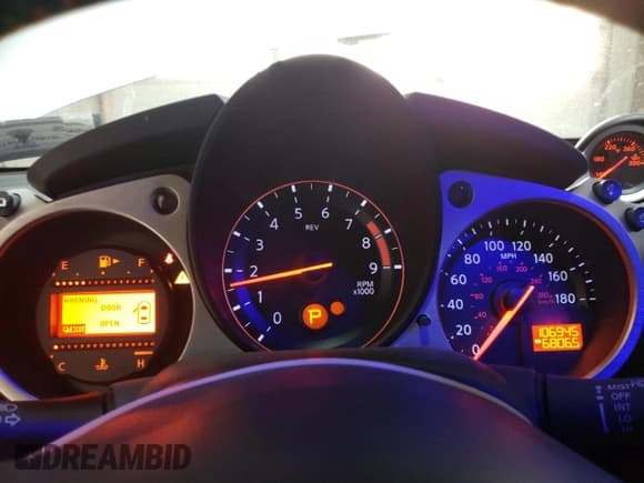 ✅ 2015 Nissan 370Z Nismo • VIN: JN1AZ4EH6FM440440 • Lot: 86208444. Listed on Copart with 106,945 mi. Free auction sales archive from the USA and detailed vehicle history report at DreamBid. Image 9.