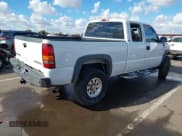 ✅ 2001 Chevrolet Silverado 2500HD LS • VIN: 1GCHK29G11E271582 • Lot: 43714987. Wystawiony na IAAI z przebiegiem 211 836 mil. Bezpłatny archiwum sprzedaży aukcyjnych z USA i szczegółowy raport historii pojazdu na DreamBid. Zdjęcie 4.