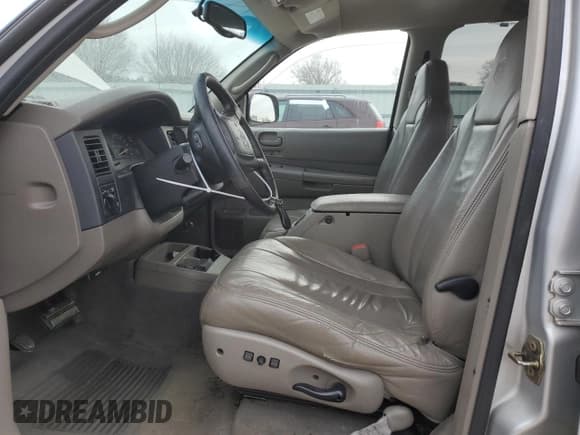 ✅ 2001 Dodge Dakota Sport • VIN: 1B7GG2AN01S145481 • Lot: 41833015. Wystawiony na Copart z przebiegiem 114 631 mil. Bezpłatny archiwum sprzedaży aukcyjnych z USA i szczegółowy raport historii pojazdu na DreamBid. Zdjęcie 7.