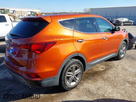 ✅ 2017 Hyundai Santa Fe 2.4L • VIN: 5XYZTDLB3HG452100 • Lot: 43706844. Wystawiony na IAAI z przebiegiem 149 566 mil. Bezpłatny archiwum sprzedaży aukcyjnych z USA i szczegółowy raport historii pojazdu na DreamBid. Zdjęcie 4.