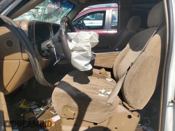 ✅ 1999 Chevrolet Silverado 1500 LS • VIN: 2GCEK19T6X1218879 • Лот: 67103494. Опубликован ранее на Copart с пробегом 327 211 миль. Бесплатный доступ к архиву аукционных продаж из США и подробный отчёт об истории автомобиля на DreamBid. Изображение 7.