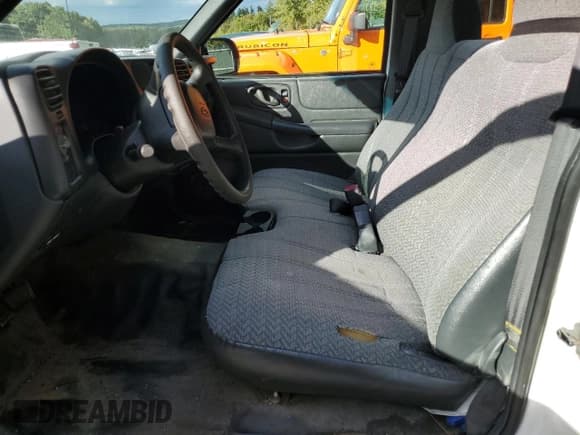 ✅ 2001 Chevrolet S-10 • VIN: 1GCCS145218236879 • Лот: 72862144. Опубликован ранее на Copart с пробегом 99 606 миль. Бесплатный доступ к архиву аукционных продаж из США и подробный отчёт об истории автомобиля на DreamBid. Изображение 7.