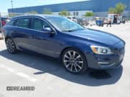 ✅ 2015 Volvo V60 T5 Drive-E Premier • VIN: YV140MEKXF1252046 • Lot: 42254682. Wystawiony na IAAI z przebiegiem 90 666 mil. Bezpłatny archiwum sprzedaży aukcyjnych z USA i szczegółowy raport historii pojazdu na DreamBid. Zdjęcie 1.