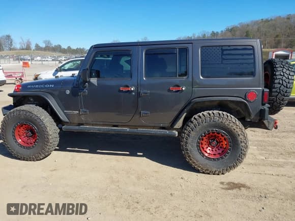 ✅ 2018 Jeep Wrangler Unlimited Rubicon Recon • VIN: 1C4BJWFG3JL887459 • Lot: 41687698. Listed on IAAI with 97,031 mi. Free auction sales archive from the USA and detailed vehicle history report at DreamBid. Image 14.