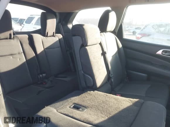 ✅ 2020 Nissan Pathfinder SV • VIN: 5N1DR2BM5LC586695 • Lot: 43737219. Listed on IAAI with 145,235 mi. Free auction sales archive from the USA and detailed vehicle history report at DreamBid. Image 8.