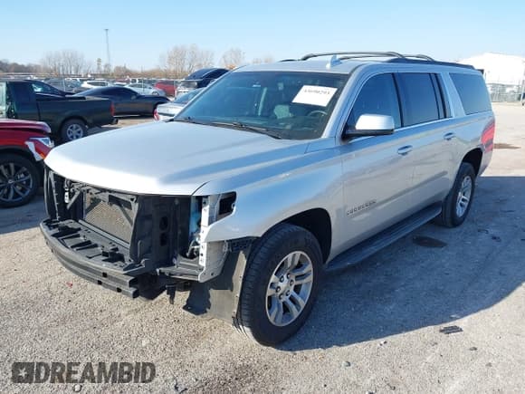 ✅ 2016 Chevrolet Suburban LT • VIN: 1GNSKHKCXGR287692 • Lot: 43690293. Wystawiony na IAAI z przebiegiem 197 455 mil. Bezpłatny archiwum sprzedaży aukcyjnych z USA i szczegółowy raport historii pojazdu na DreamBid. Zdjęcie 2.
