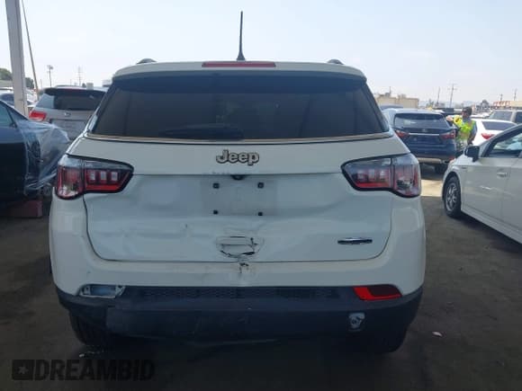 ✅ 2020 Jeep Compass Latitude • VIN: 3C4NJCBB8LT141375 • Lot: 42382374. Listed on IAAI with 63,799 mi. Free auction sales archive from the USA and detailed vehicle history report at DreamBid. Image 17.