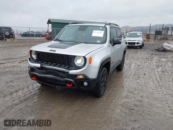 ✅ 2018 Jeep Renegade Trailhawk • VIN: ZACCJBCB8JPJ02478 • Lot: 43793592. Wystawiony na IAAI z przebiegiem 102 846 mil. Bezpłatny archiwum sprzedaży aukcyjnych z USA i szczegółowy raport historii pojazdu na DreamBid. Zdjęcie 2.