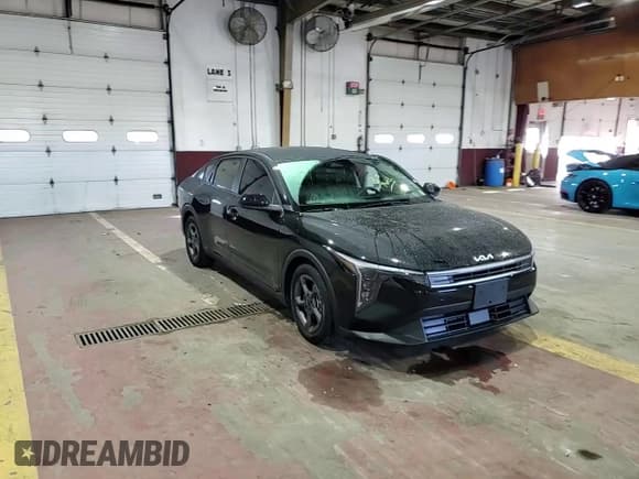 ✅ 2025 Kia K4 LXS • VIN: 3KPFT4DE0SE134001 • Lot: 85283575. Wystawiony na Copart z przebiegiem 2 550 mil. Bezpłatny archiwum sprzedaży aukcyjnych z USA i szczegółowy raport historii pojazdu na DreamBid. Zdjęcie 13.