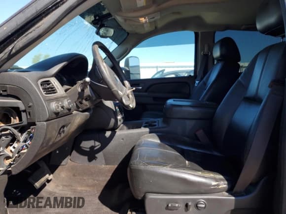 ✅ 2013 Chevrolet Silverado 2500HD LTZ • VIN: 1GC1KYC81DF195074 • Lot: 81772875. Wystawiony na Copart z przebiegiem 257 121 mil. Bezpłatny archiwum sprzedaży aukcyjnych z USA i szczegółowy raport historii pojazdu na DreamBid. Zdjęcie 7.