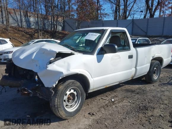 ✅ 2003 Chevrolet S-10 Work Truck • VIN: 1GCCS14X638238347 • Лот: 41709316. Опубликован ранее на IAAI с пробегом Не указан. Бесплатный доступ к архиву аукционных продаж из США и подробный отчёт об истории автомобиля на DreamBid. Изображение 18.