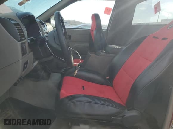 ✅ 2004 Chevrolet Colorado 1LT • VIN: 1GCDT146448193287 • Лот: 85087734. Опубликован ранее на Copart с пробегом 149 720 миль. Бесплатный доступ к архиву аукционных продаж из США и подробный отчёт об истории автомобиля на DreamBid. Изображение 7.