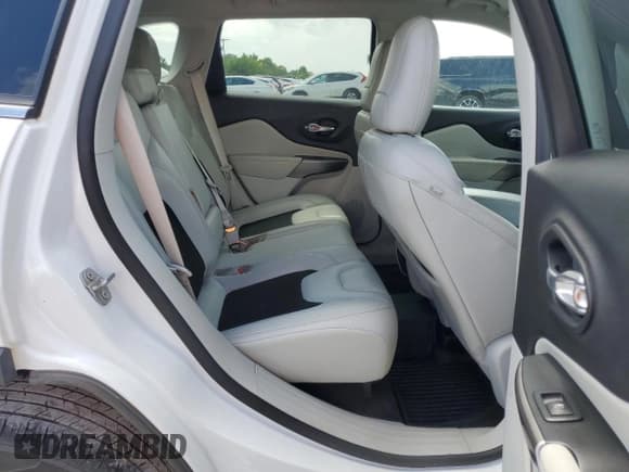 ✅ 2021 Jeep Cherokee Latitude Plus • VIN: 1C4PJLLB2MD165041 • Lot: 59707585. Wystawiony na Copart z przebiegiem 107 955 mil. Bezpłatny archiwum sprzedaży aukcyjnych z USA i szczegółowy raport historii pojazdu na DreamBid. Zdjęcie 11.