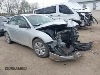 ✅ 2012 Chevrolet Cruze LS • VIN: 1G1PC5SH5C7267984 • Лот: 42032898. Опубликован ранее на IAAI с пробегом 105 489 миль. Бесплатный доступ к архиву аукционных продаж из США и подробный отчёт об истории автомобиля на DreamBid. Изображение 1.