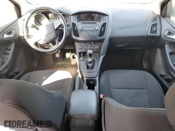 ✅ 2015 Ford Focus SE • VIN: 1FADP3FE4FL300431 • Lot: 68972775. Wystawiony na Copart z przebiegiem 68 362 mil. Bezpłatny archiwum sprzedaży aukcyjnych z USA i szczegółowy raport historii pojazdu na DreamBid. Zdjęcie 8.