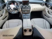 ✅ 2018 Mercedes-Benz C 300 • VIN: WDDWF4KB2JR327193 • Lot: 93684195. Wystawiony na Copart z przebiegiem 61 567 mil. Bezpłatny archiwum sprzedaży aukcyjnych z USA i szczegółowy raport historii pojazdu na DreamBid. Zdjęcie 8.