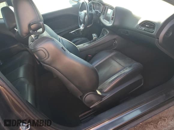 ✅ 2018 Dodge Challenger SXT Plus • VIN: 2C3CDZAG8JH229738 • Lot: 85895085. Wystawiony na Copart z przebiegiem 44 668 mil. Bezpłatny archiwum sprzedaży aukcyjnych z USA i szczegółowy raport historii pojazdu na DreamBid. Zdjęcie 8.