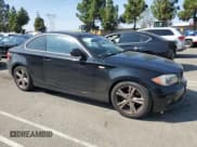 ✅ 2012 BMW 1 Series 128i • VIN: WBAUP9C53CVL91125 • Лот: 84792085. Опубликован ранее на Copart с пробегом 117 202 миль. Бесплатный доступ к архиву аукционных продаж из США и подробный отчёт об истории автомобиля на DreamBid. Изображение 4.
