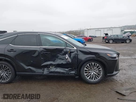 ✅ 2024 Lexus RX 350h • VIN: 2T2BBMCA2RC029951 • Лот: 41984422. Опубликован ранее на IAAI с пробегом 15 672 миль. Бесплатный доступ к архиву аукционных продаж из США и подробный отчёт об истории автомобиля на DreamBid. Изображение 6.