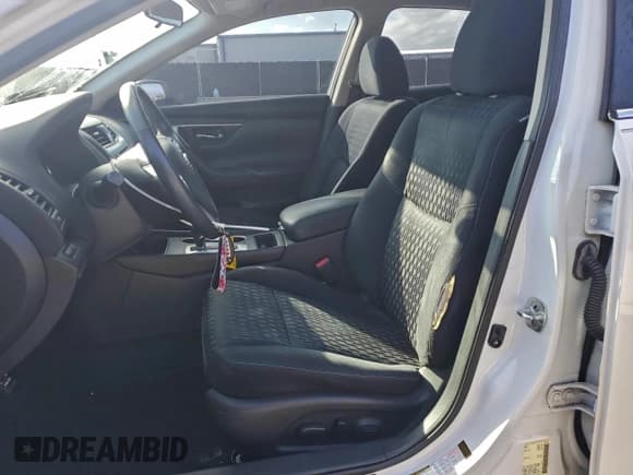 ✅ 2017 Nissan Altima SL • VIN: 1N4AL3AP6HC487679 • Lot: 96449445. Listed on Copart with 136,555 mi. Free auction sales archive from the USA and detailed vehicle history report at DreamBid. Image 7.