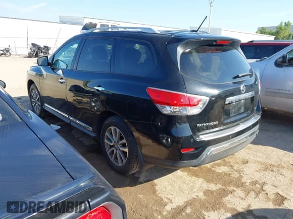 ✅ 2014 Nissan Pathfinder SL • VIN: 5N1AR2MN4EC643366 • Lot: 43225454. Listed on IAAI with 137,784 mi. Free auction sales archive from the USA and detailed vehicle history report at DreamBid. Image 3.