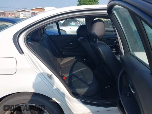 ✅ 2015 BMW 3 Series 328i xDrive • VIN: WBA3B5G5XFNS17926 • Lot: 42441569. Listed on IAAI with 120,748 mi. Free auction sales archive from the USA and detailed vehicle history report at DreamBid. Image 8.