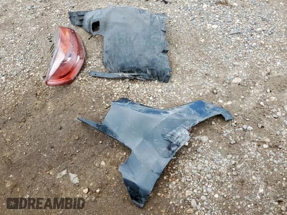 ✅ 2010 BMW 3 Series 328i • VIN: WBAWB3C51AP481752 • Lot: 61287845. Listed on Copart with 178,712 mi. Free auction sales archive from the USA and detailed vehicle history report at DreamBid. Image 12.