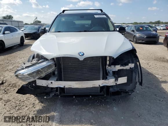 ✅ 2015 BMW X5 sDrive35i • VIN: 5UXKR2C52F0H37180 • Lot: 71429295. Wystawiony na Copart z przebiegiem Nie podano. Bezpłatny archiwum sprzedaży aukcyjnych z USA i szczegółowy raport historii pojazdu na DreamBid. Zdjęcie 5.