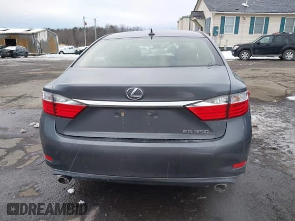 ✅ 2014 Lexus ES 330 • VIN: JTHBK1GG0E2113100 • Lot: 41309816. Listed on IAAI with 233,535 mi. Free auction sales archive from the USA and detailed vehicle history report at DreamBid. Image 17.