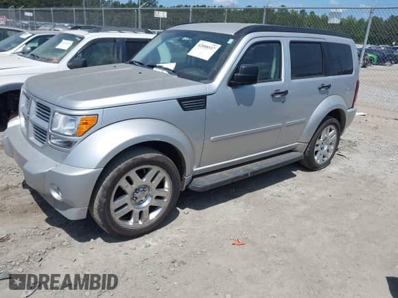 2008 Dodge Nitro R/T с VIN 1D8GT58688W187705, выставлен на аукционе IAAI как лот 42088537 с пробегом 132 538 миль миль и . История ставок и продаж доступна на DreamBid. Изображение 2.