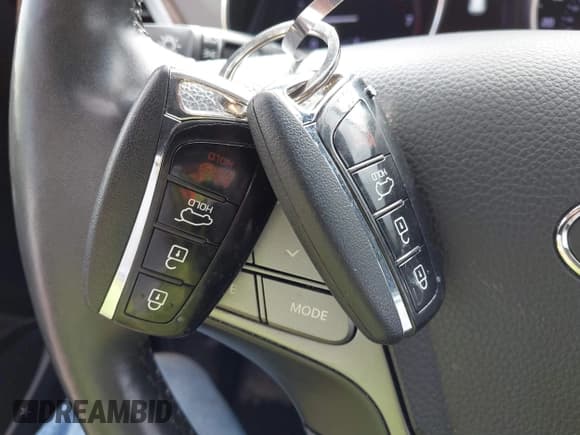 ✅ 2017 Hyundai Santa Fe Limited Ultimate • VIN: KM8SR4HF1HU184881 • Лот: 43260269. Опубликован ранее на IAAI с пробегом 106 007 миль. Бесплатный доступ к архиву аукционных продаж из США и подробный отчёт об истории автомобиля на DreamBid. Изображение 11.